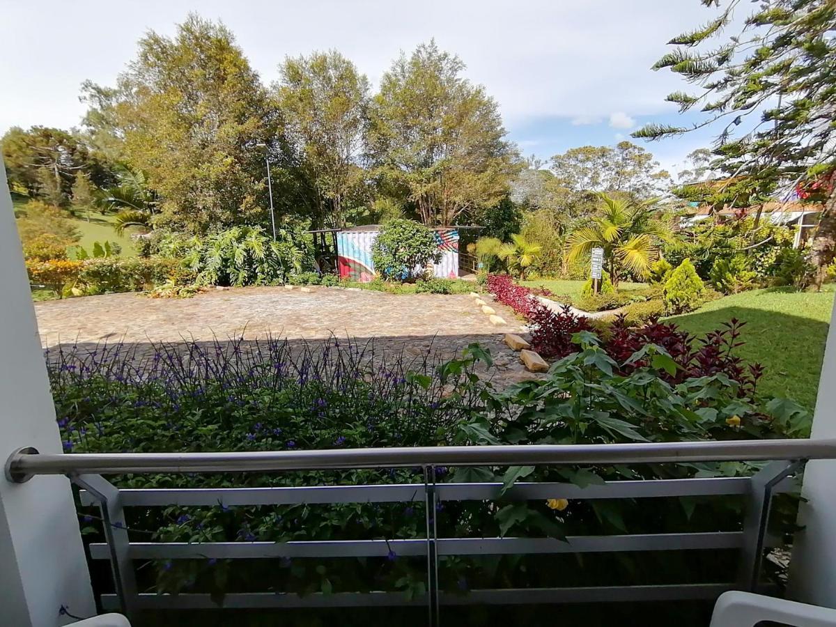 Hotel Hevilat Paraiso De Oriente Rionegro Bagian luar foto