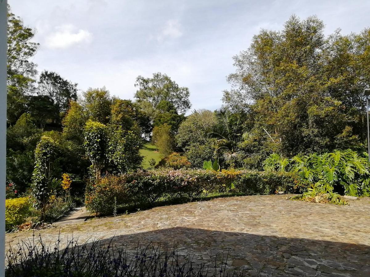 Hotel Hevilat Paraiso De Oriente Rionegro Bagian luar foto