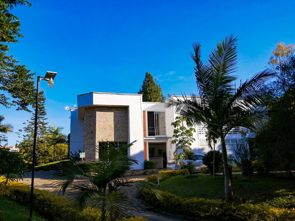 Hotel Hevilat Paraiso De Oriente Rionegro Bagian luar foto